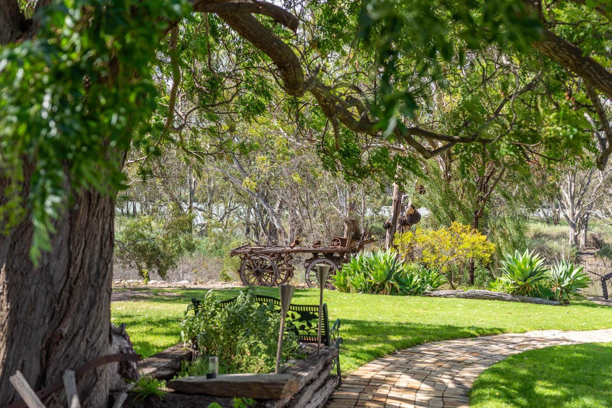 Lake Bywater Cottage Walker Flat Экстерьер фото
